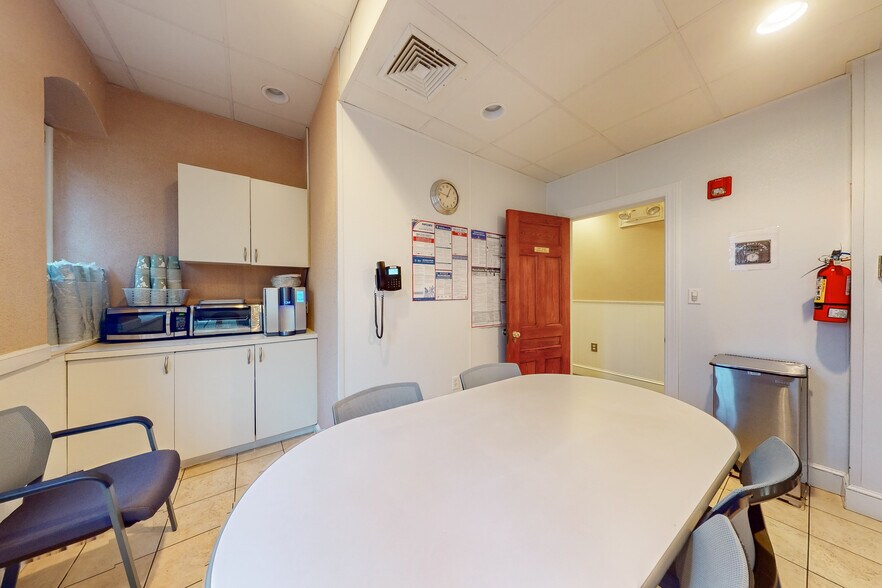 More Photos Of 160 Commonwealth Ave, Boston Apartments For Sale