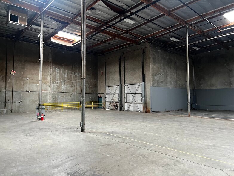 More Photos Of 12432 Foothill Blvd, Sylmar Warehouse For Sale