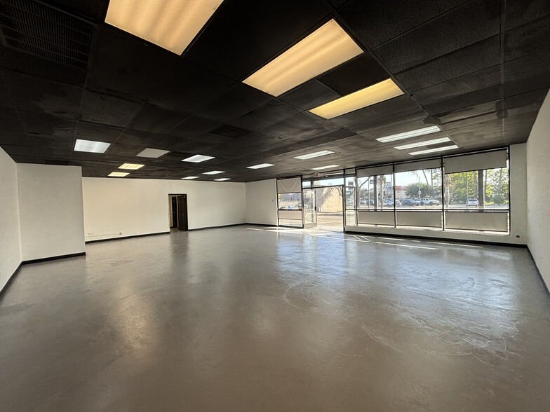 More Photos Of 11601 Whittier Blvd, Whittier Auto Dealership For Sale
