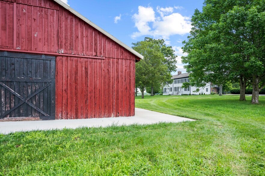 More Photos Of 1975 Georgetown Rd, Paris Lodge Meeting Hall For Sale