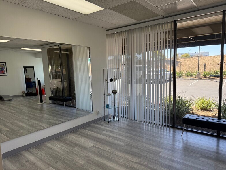 More Photos Of 151 Kalmus Dr, Costa Mesa Light Manufacturing For Sale