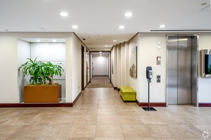 More Photos Of 1900 International Park Dr, Birmingham Office For Lease