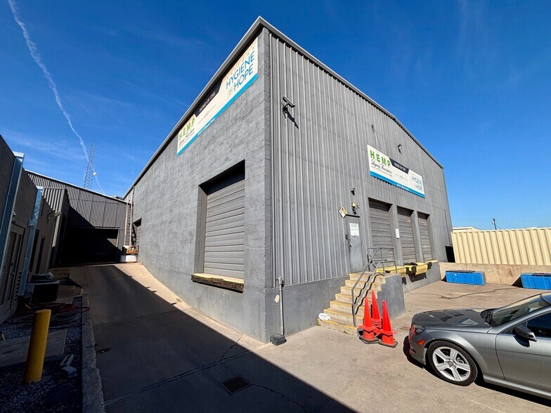 More Photos Of 1880 W Fillmore St, Phoenix Warehouse For Lease