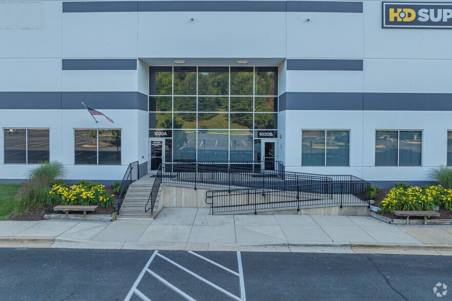 More Photos Of 1020 Airport 100 Way, Hanover Warehouse For Lease