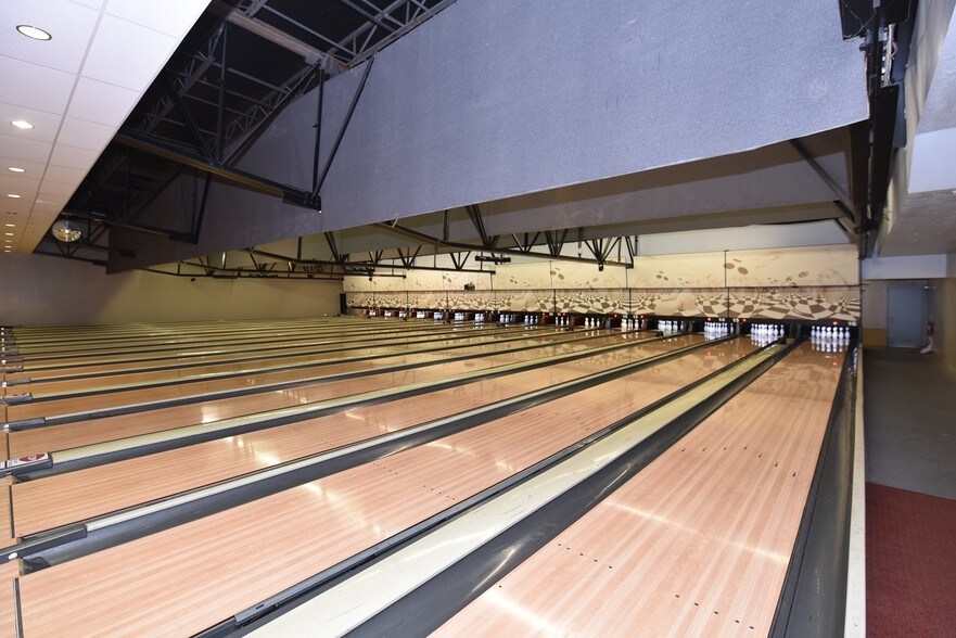 More Photos Of 122 W 900 N, Payson Bowling Alley For Sale