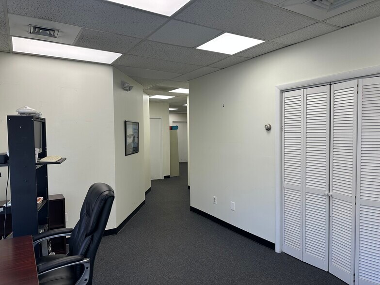 More Photos Of 2811 Old Lee Hwy, Merrifield Service For Lease