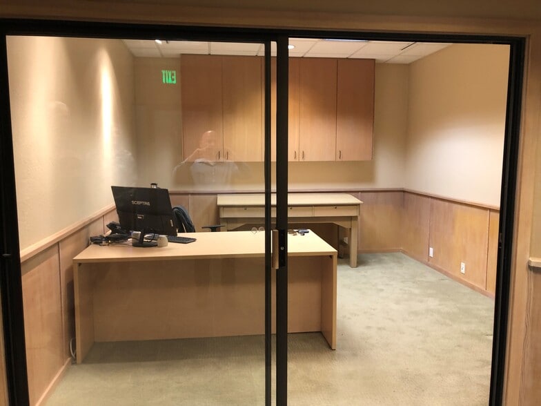 More Photos Of 2111 Livingston St, Oakland Office For Lease