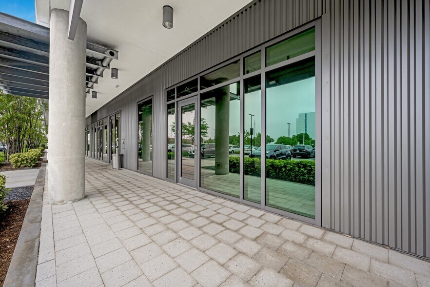 More Photos Of 1695 NW 110th Ave, Miami Office For Sale