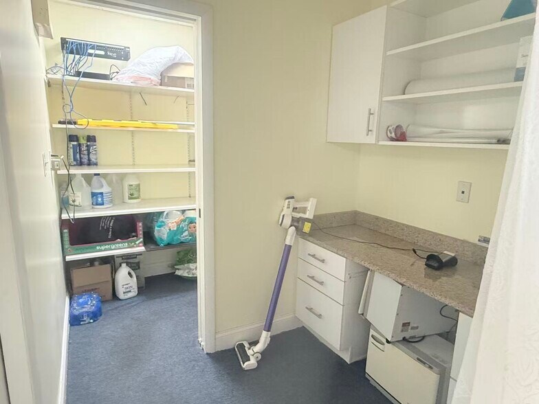 More Photos Of 106 Elden St, Herndon Medical For Sale