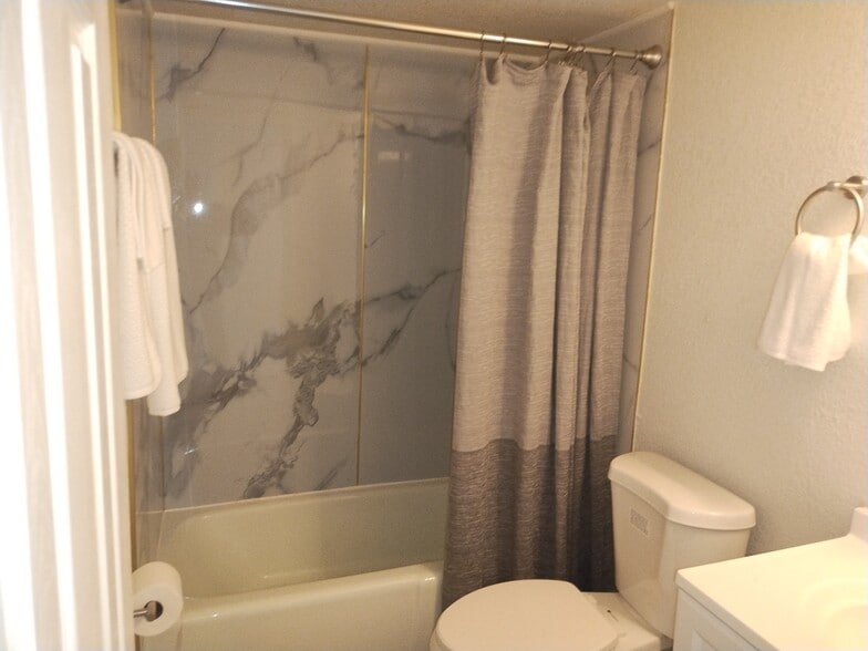 More Photos Of 551 Mehlenbacher Rd, Belleair Bluffs Apartments For Sale