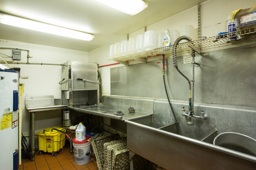 More Photos Of 8079 State Road 259, Lost River Hotel For Sale