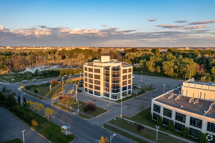 More Photos Of 2250 Boul Alfred-Nobel, Montréal Office For Lease