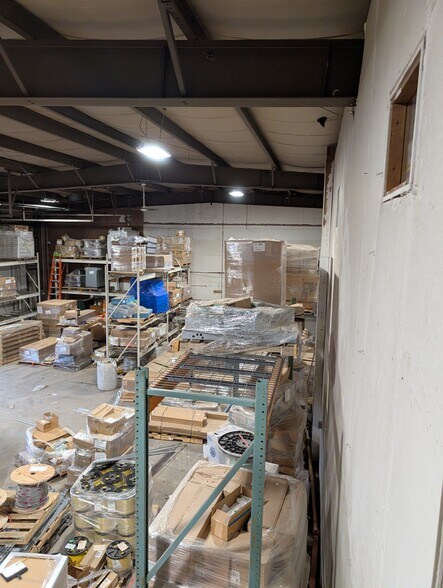 More Photos Of 237 River Rd, Uxbridge Warehouse For Lease