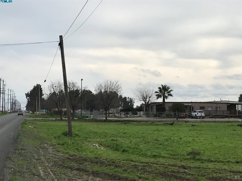 More Photos Of 11280 10 1/2 Ave, Hanford Service For Sale