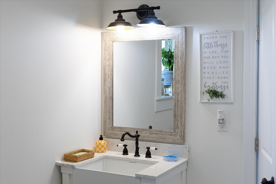 More Photos Of 667 Hustle Rd, Hustle Winery Vineyard For Sale