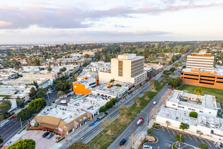 More Photos Of 11980 San Vicente Blvd, Los Angeles Medical For Lease
