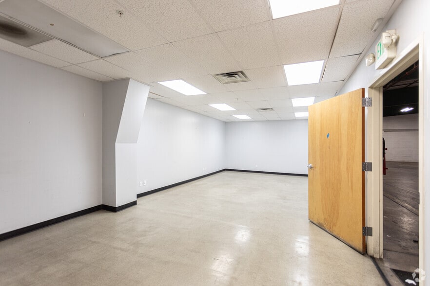 More Photos Of 225 E 900 S, Provo Manufacturing For Sale