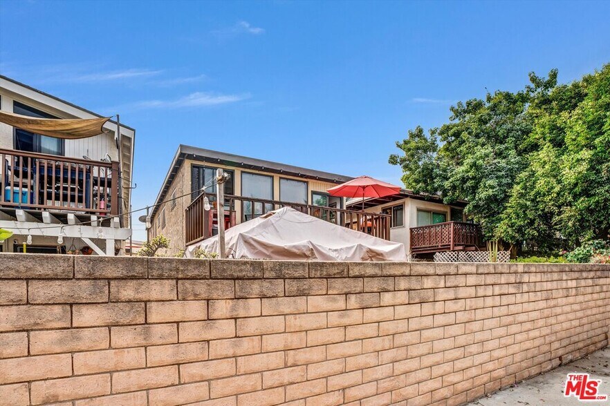 More Photos Of 116 Rees St, Playa Del Rey Apartments For Sale