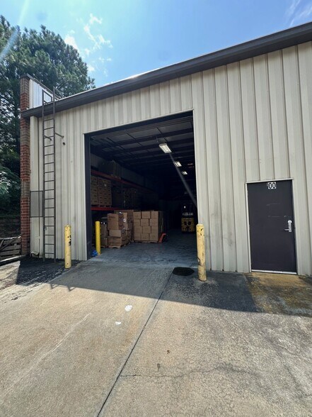 More Photos Of 1650 Redi Rd, Cumming Warehouse For Lease