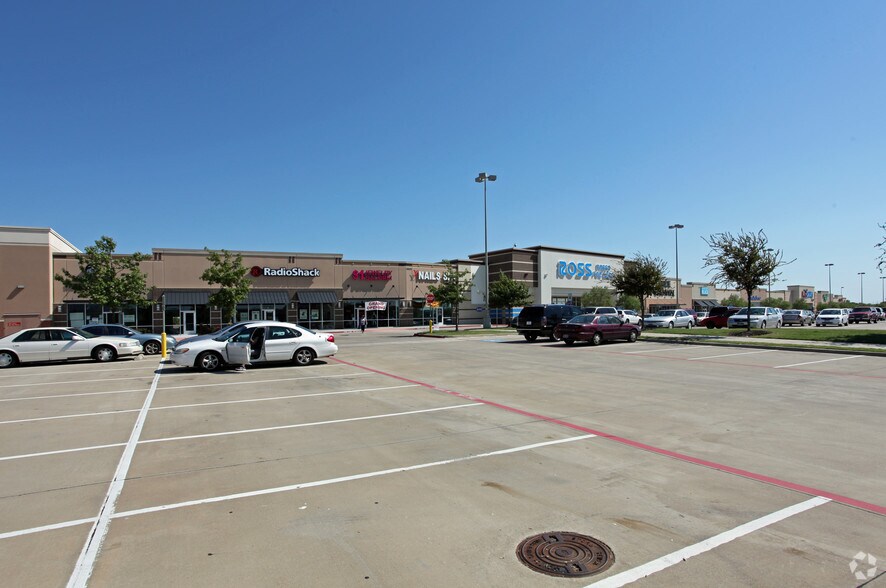 More Photos Of I-20, Dallas Unknown For Lease