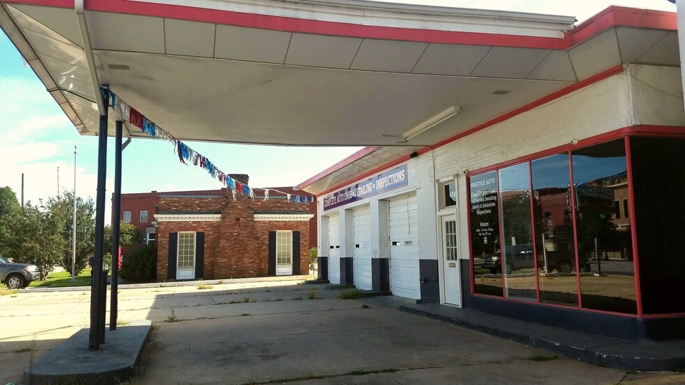 418 N Queen St, Kinston, NC 28501 Auto Repair For Sale