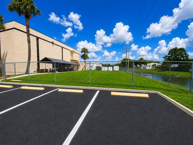 More Photos Of 851 SE Johnson Ave, Stuart Office For Sale