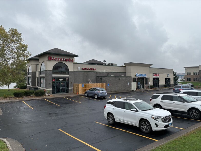 Primary Photo Of 1001-1007 Canal Shore Dr SW, Le Claire General Retail For Lease