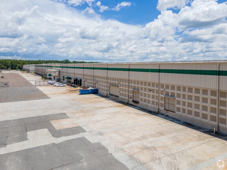 More Photos Of 2001-2003 Ellis Rd N, Jacksonville Manufacturing For Lease
