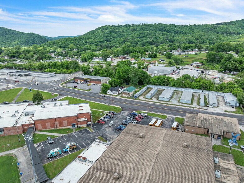 More Photos Of 929 N Roane St, Harriman Apartments For Sale