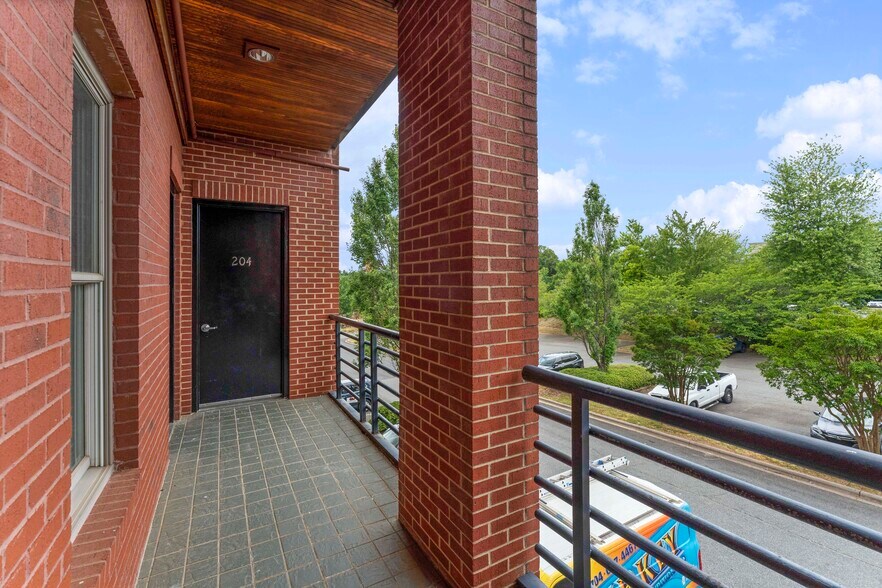 More Photos Of 19701 Bethel Church Rd, Cornelius Office For Sale