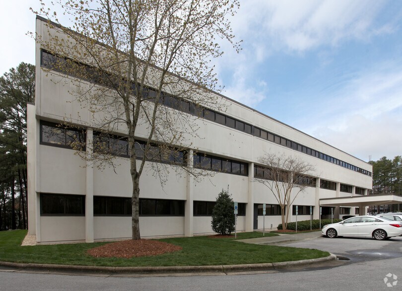 More Photos Of 2920 Highwoods Blvd, Raleigh Office For Lease