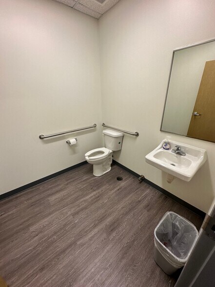 More Photos Of 12111-12151 Best Pl, Cincinnati Warehouse For Lease