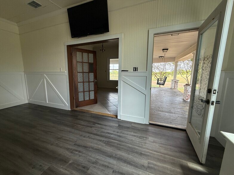 More Photos Of 1421 Airport Rd, Sulphur Springs Land For Sale