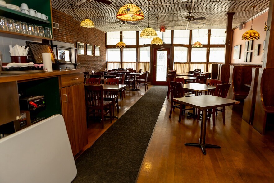 More Photos Of 605 N Main St, Evansville Restaurant For Sale