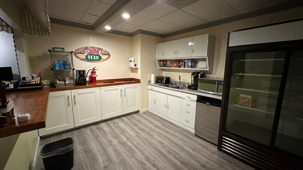 More Photos Of 7670 Opportunity Rd, San Diego Office For Lease