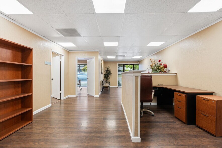 More Photos Of 1665 W Shaw Ave, Fresno Medical For Sale