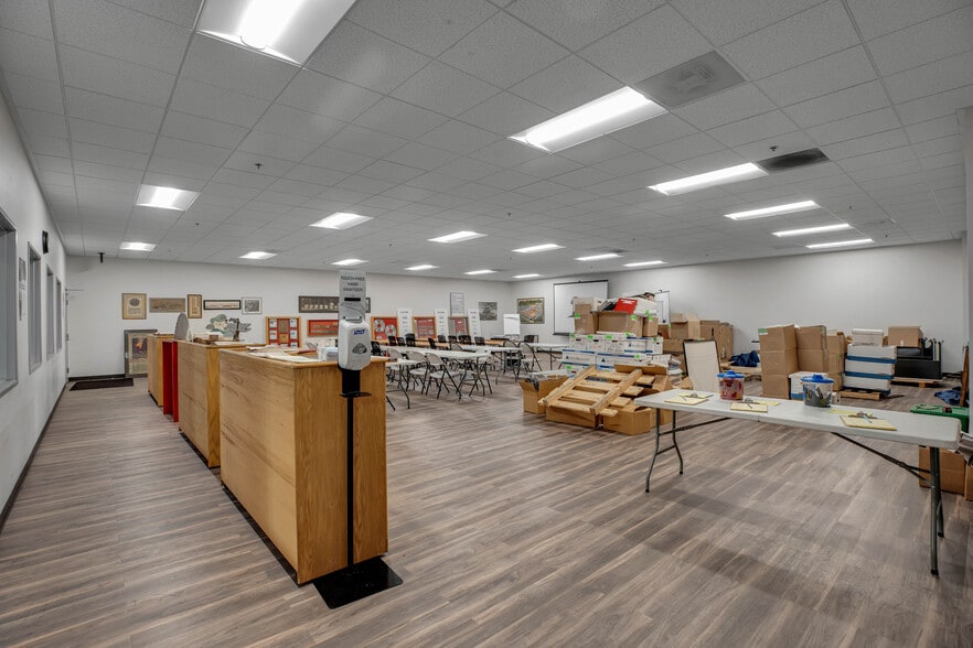 More Photos Of 5504 S 11th St, Ridgefield Distribution For Lease