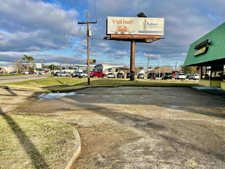 More Photos Of 1500 E Tunnel Blvd, Houma Office For Sale