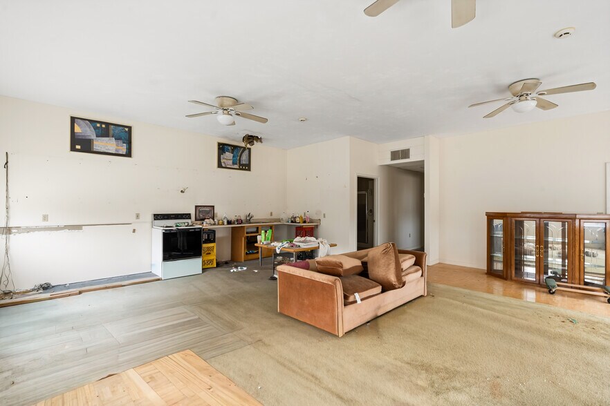 More Photos Of 360 SW Cutoff, Northborough Industrial For Sale