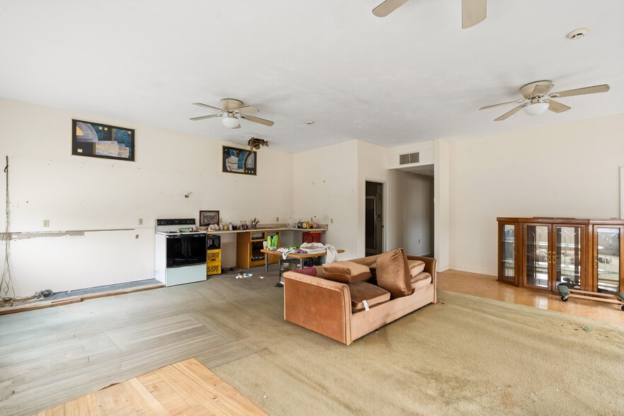 More Photos Of 360 SW Cutoff, Northborough Industrial For Sale