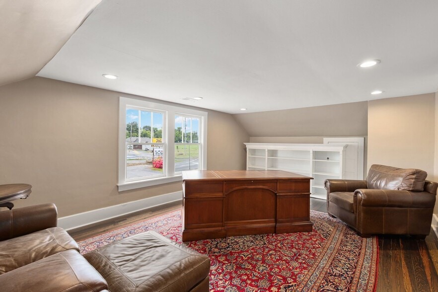 More Photos Of 157 Old Shackle Island Rd, Hendersonville Storefront Retail Office For Sale