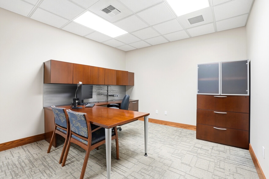 More Photos Of 801 N 39th Ave, Yakima Office For Sale