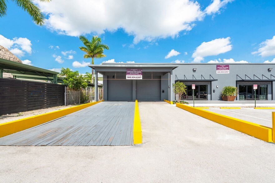 More Photos Of 1954 N 30th Rd, Hollywood Office For Lease