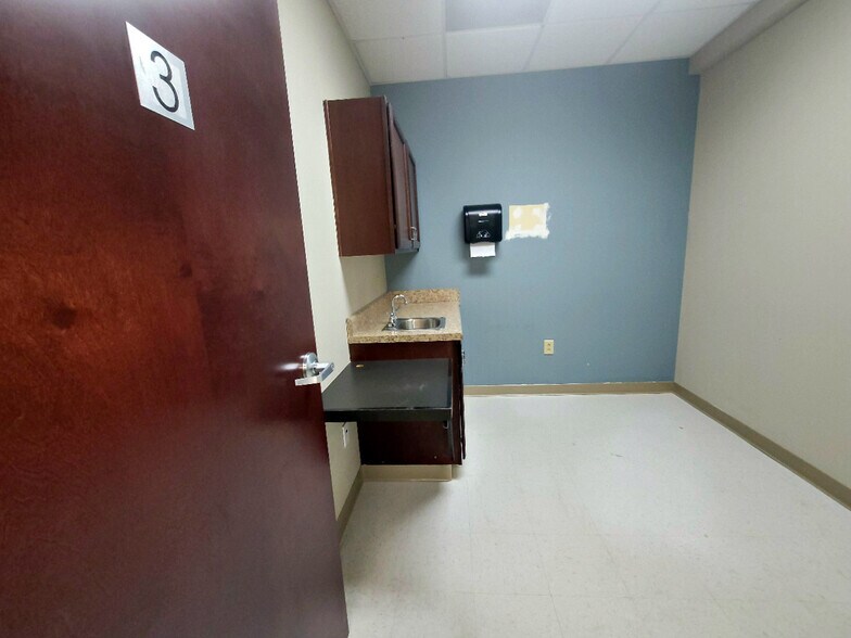 More Photos Of 2356 John Smith Rd, Fayetteville Medical For Lease