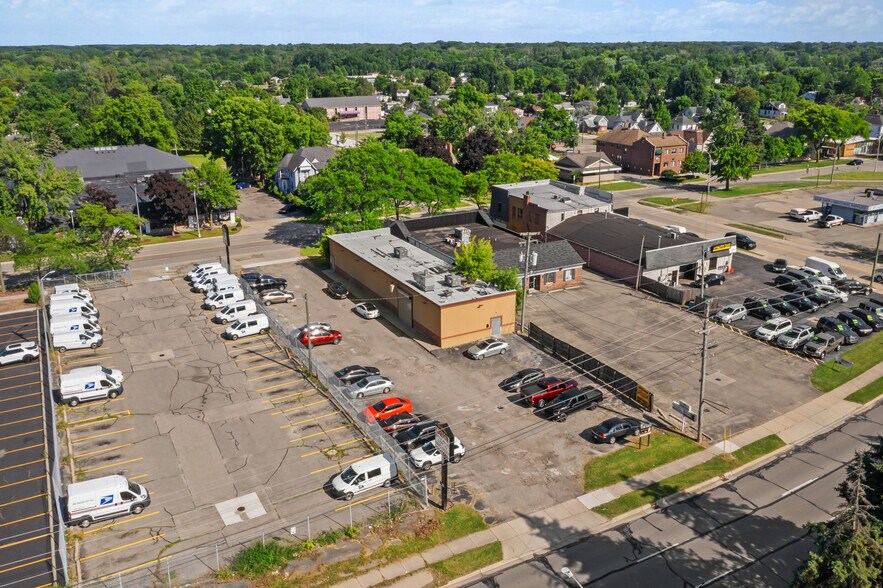 More Photos Of 192 S Main St, Mount Clemens Freestanding For Sale