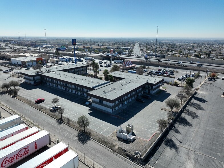 More Photos Of 11049 W Gateway Blvd, El Paso Hotel For Sale