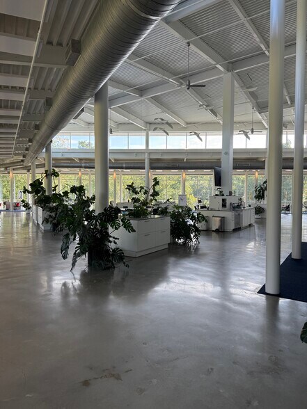 More Photos Of 5510 Ecopark Dr, Alpharetta Manufacturing For Sale