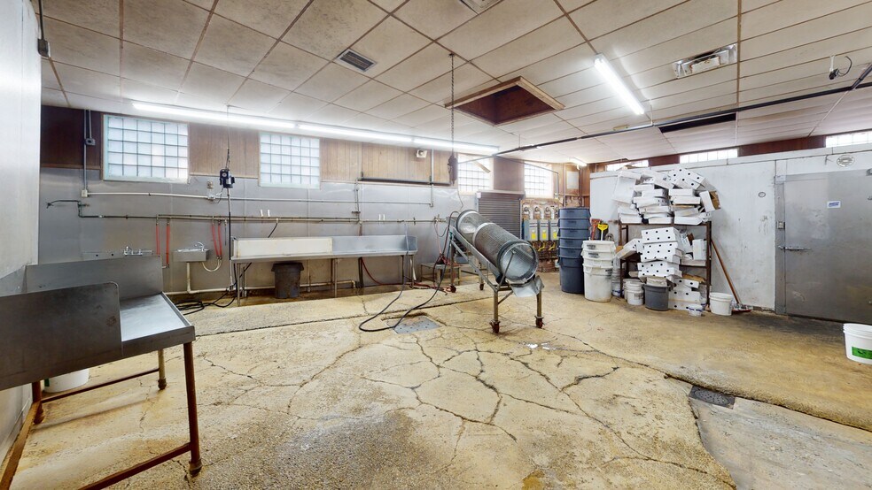 More Photos Of 2621 Hamilton Rd, Columbus Restaurant For Sale