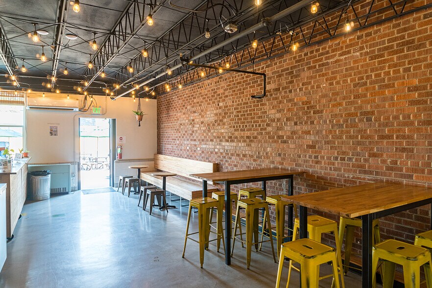 More Photos Of 2727 N Cascade Ave, Colorado Springs General Retail For Lease