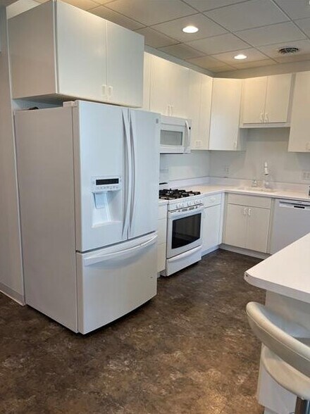 More Photos Of 3567 Bigelow Blvd, Pittsburgh Loft Creative Space For Sale